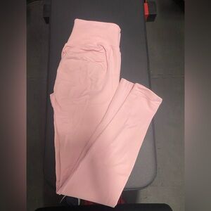 Pink scrunchie butt leggings (DFYNE DUPE)
